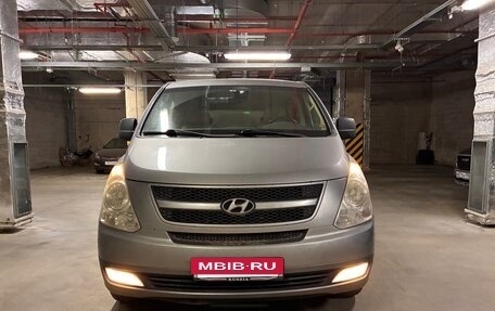 Hyundai Grand Starex Grand Starex I рестайлинг 2, 2011 год, 1 000 000 рублей, 2 фотография