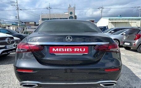 Mercedes-Benz E-Класс, 2021 год, 5 000 000 рублей, 3 фотография