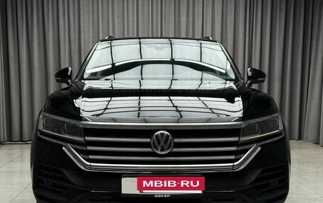 Volkswagen Touareg III, 2019 год, 4 249 000 рублей, 2 фотография