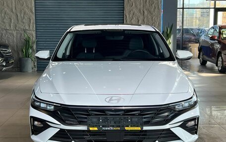 Hyundai Elantra, 2023 год, 2 050 000 рублей, 2 фотография