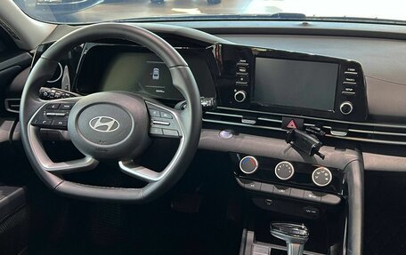 Hyundai Elantra, 2023 год, 2 050 000 рублей, 19 фотография