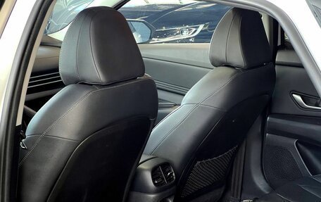 Hyundai Elantra, 2023 год, 2 050 000 рублей, 24 фотография