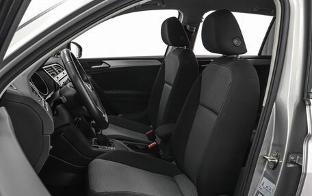 Volkswagen Tiguan II, 2021 год, 3 599 000 рублей, 8 фотография