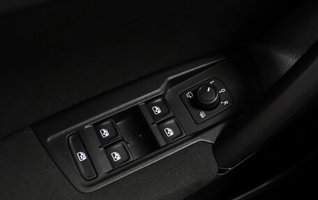 Volkswagen Tiguan II, 2021 год, 3 599 000 рублей, 18 фотография