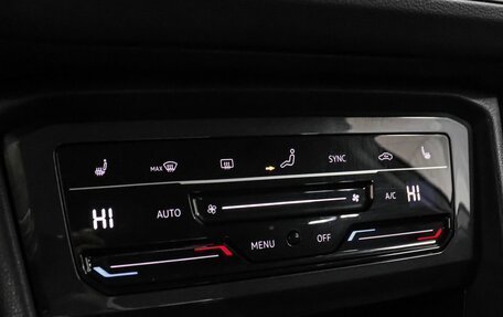 Volkswagen Tiguan II, 2021 год, 3 599 000 рублей, 19 фотография