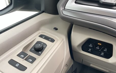 Volkswagen Multivan, 2023 год, 4 760 001 рублей, 7 фотография