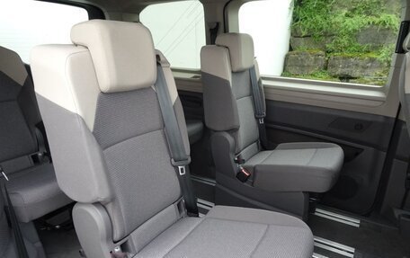 Volkswagen Multivan, 2023 год, 4 760 001 рублей, 17 фотография