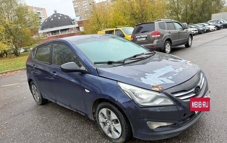 Hyundai Solaris II рестайлинг, 2015 год, 300 000 рублей, 18 фотография