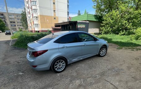 Hyundai Solaris II рестайлинг, 2012 год, 600 000 рублей, 3 фотография