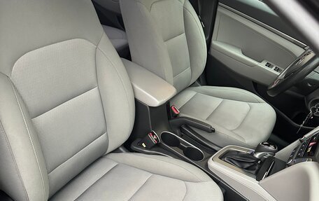 Hyundai Elantra VI рестайлинг, 2017 год, 1 630 000 рублей, 10 фотография