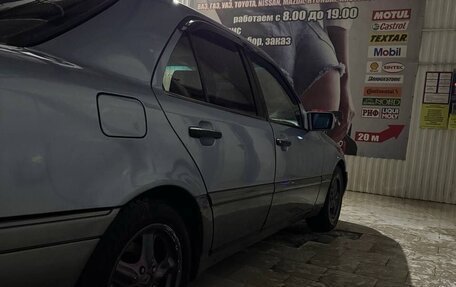 Mercedes-Benz C-Класс, 1995 год, 350 000 рублей, 3 фотография