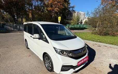 Honda Stepwgn IV, 2016 год, 1 950 000 рублей, 3 фотография