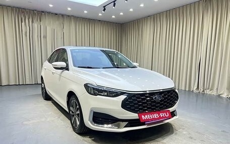 Ford Escort, 2022 год, 880 000 рублей, 3 фотография