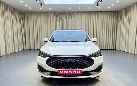 Ford Escort, 2022 год, 880 000 рублей, 2 фотография