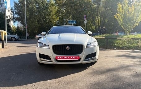 Jaguar XF II, 2018 год, 2 380 000 рублей, 2 фотография