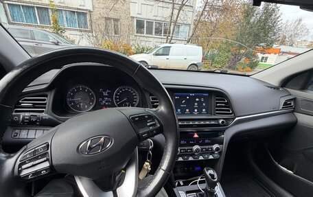 Hyundai Elantra VI рестайлинг, 2019 год, 2 150 000 рублей, 8 фотография