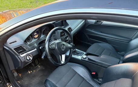 Mercedes-Benz E-Класс, 2011 год, 1 300 000 рублей, 5 фотография