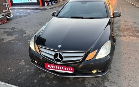 Mercedes-Benz E-Класс, 2011 год, 1 300 000 рублей, 2 фотография