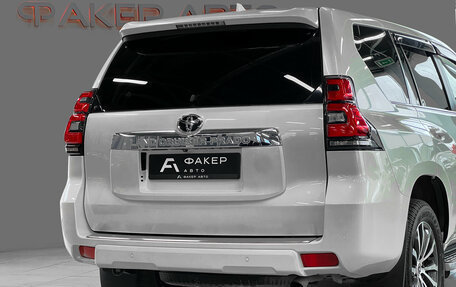 Toyota Land Cruiser Prado 150 рестайлинг 2, 2018 год, 3 700 000 рублей, 7 фотография
