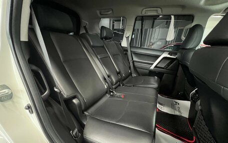 Toyota Land Cruiser Prado 150 рестайлинг 2, 2018 год, 3 700 000 рублей, 19 фотография