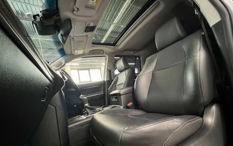 Toyota Land Cruiser Prado 150 рестайлинг 2, 2018 год, 3 700 000 рублей, 26 фотография
