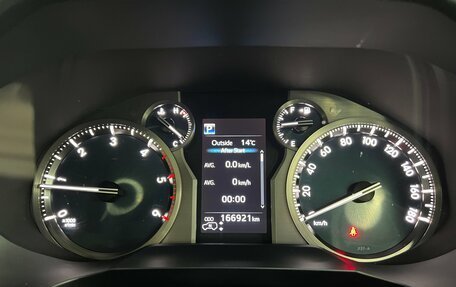 Toyota Land Cruiser Prado 150 рестайлинг 2, 2018 год, 3 700 000 рублей, 29 фотография