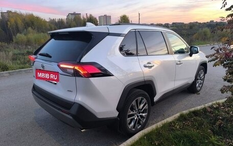 Toyota RAV4, 2020 год, 2 900 000 рублей, 5 фотография