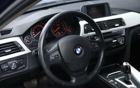 BMW 3 серия, 2017 год, 1 950 000 рублей, 11 фотография