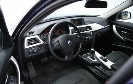 BMW 3 серия, 2017 год, 1 950 000 рублей, 10 фотография