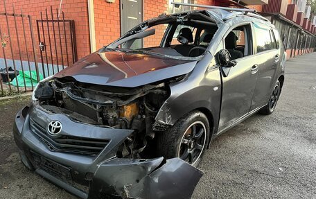 Toyota Verso I, 2011 год, 400 000 рублей, 2 фотография