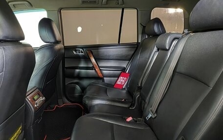 Toyota Highlander III, 2010 год, 1 820 000 рублей, 15 фотография