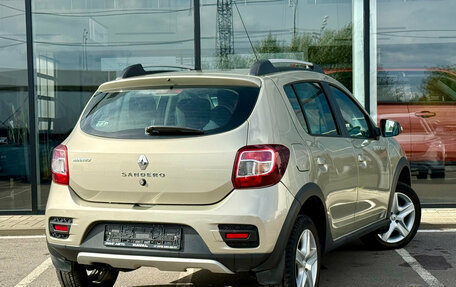 Renault Sandero II рестайлинг, 2018 год, 910 000 рублей, 2 фотография