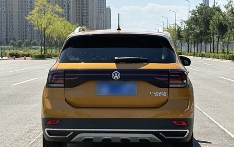 Volkswagen T-Cross I, 2022 год, 2 000 000 рублей, 4 фотография