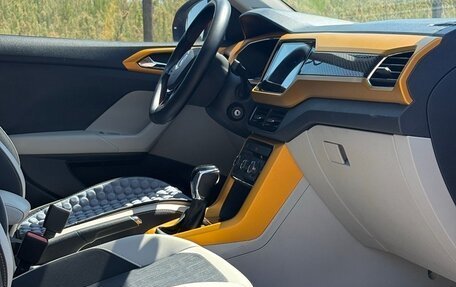 Volkswagen T-Cross I, 2022 год, 2 000 000 рублей, 6 фотография