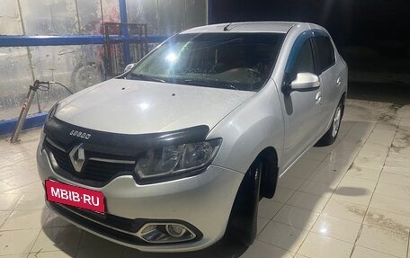 Renault Logan II, 2015 год, 718 000 рублей, 4 фотография