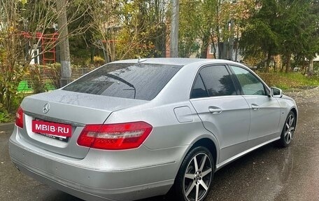 Mercedes-Benz E-Класс, 2010 год, 1 200 000 рублей, 3 фотография