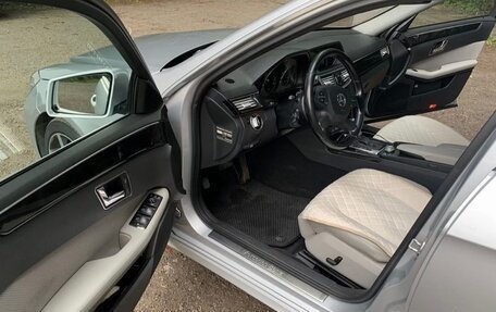 Mercedes-Benz E-Класс, 2010 год, 1 200 000 рублей, 9 фотография