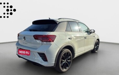 Volkswagen T-Roc I, 2022 год, 3 050 000 рублей, 2 фотография