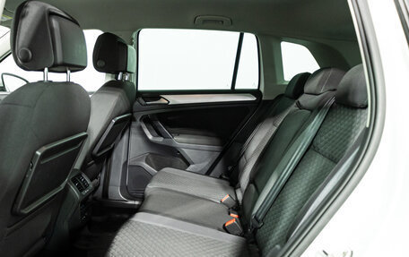 Volkswagen Tiguan II, 2018 год, 1 999 900 рублей, 10 фотография