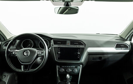 Volkswagen Tiguan II, 2018 год, 1 999 900 рублей, 13 фотография