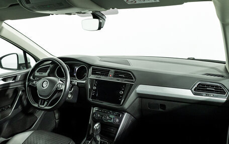 Volkswagen Tiguan II, 2018 год, 1 999 900 рублей, 9 фотография