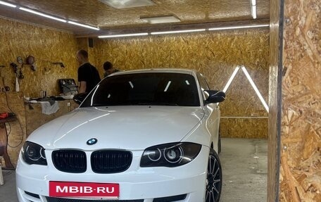 BMW 1 серия, 2011 год, 850 000 рублей, 3 фотография