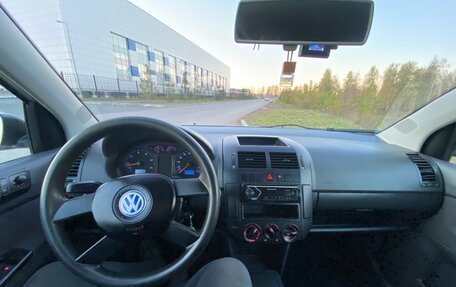 Volkswagen Polo IV рестайлинг, 2002 год, 244 000 рублей, 10 фотография
