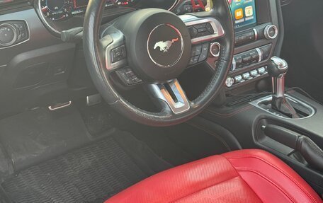 Ford Mustang VI рестайлинг, 2020 год, 2 400 000 рублей, 6 фотография