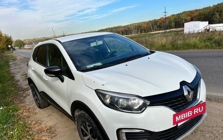 Renault Kaptur I рестайлинг, 2018 год, 890 000 рублей, 2 фотография
