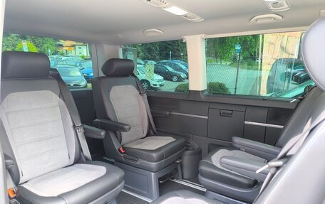 Volkswagen Multivan T6 рестайлинг, 2022 год, 8 400 000 рублей, 12 фотография