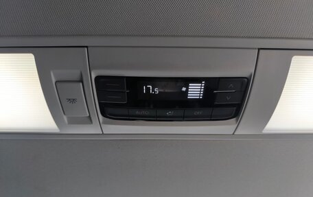 Volkswagen Multivan T6 рестайлинг, 2022 год, 8 400 000 рублей, 17 фотография