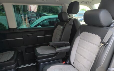 Volkswagen Multivan T6 рестайлинг, 2022 год, 8 400 000 рублей, 16 фотография