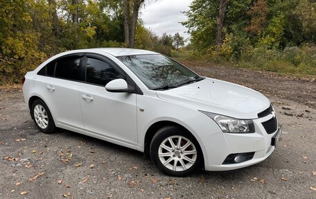 Chevrolet Cruze II, 2010 год, 500 000 рублей, 4 фотография