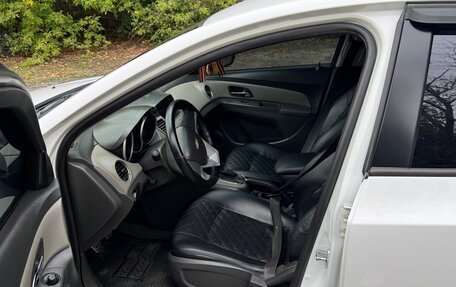 Chevrolet Cruze II, 2010 год, 500 000 рублей, 6 фотография